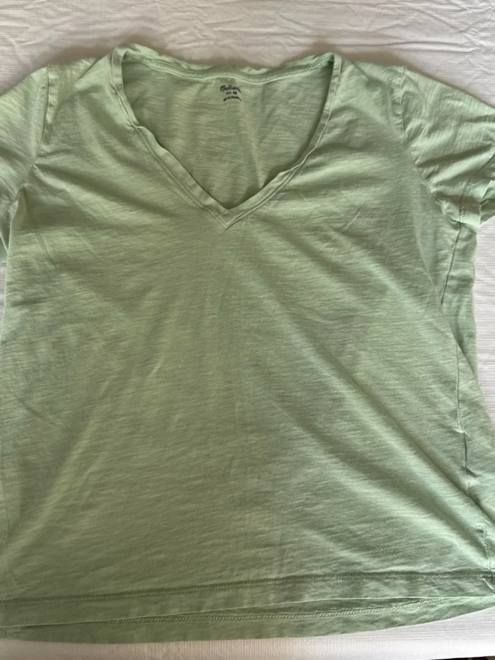 Madewell t-shirt bundle - Blush, Plum, Mauve, Sage, White - Picture 10 of 11